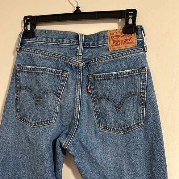 Levi's knee rip blue wash jeans size 24 - Picture 7 of 8